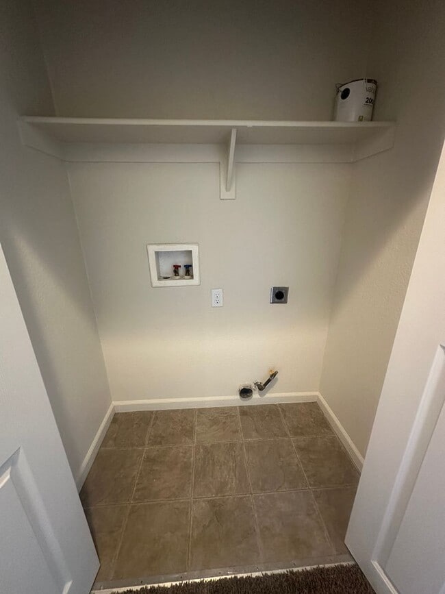 552 Ranchwood Ln in Fernley, NV - Building Photo - Building Photo