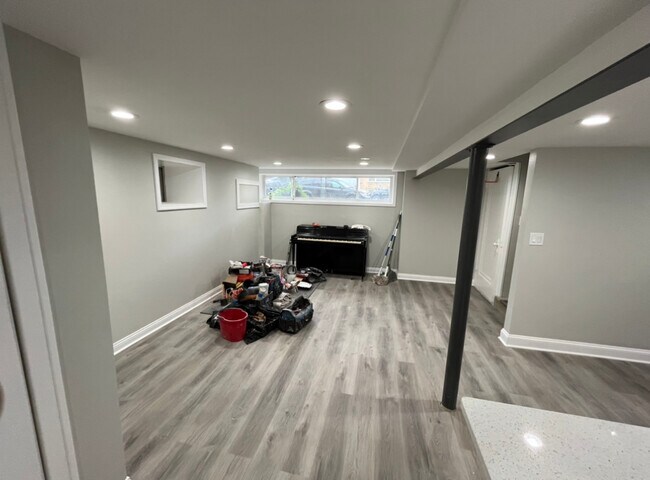 5530 N Mango Ave-Unit -G in Chicago, IL - Foto de edificio - Building Photo