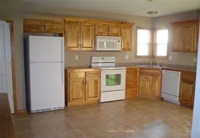 1920 S Arrowhead Ct in Independence, MO - Building Photo - Building Photo