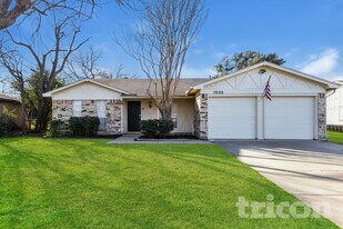 1030 Bryant St in Benbrook, TX - Building Photo