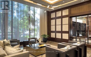 55 Harbour St in Toronto, ON - Building Photo - Building Photo