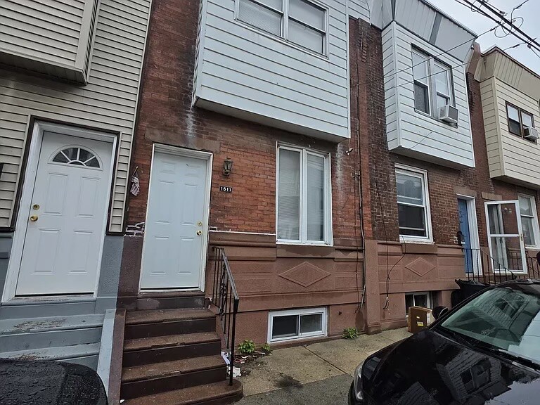 1611 S Etting St in Philadelphia, PA - Building Photo