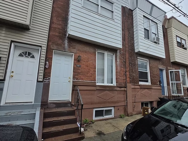property at 1611 S Etting St
