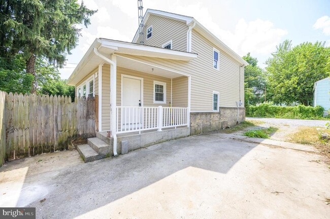 property at 623 1/2 Virginia Ave