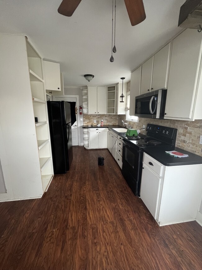 281 N Houston Ave in New Braunfels, TX - Building Photo - Building Photo