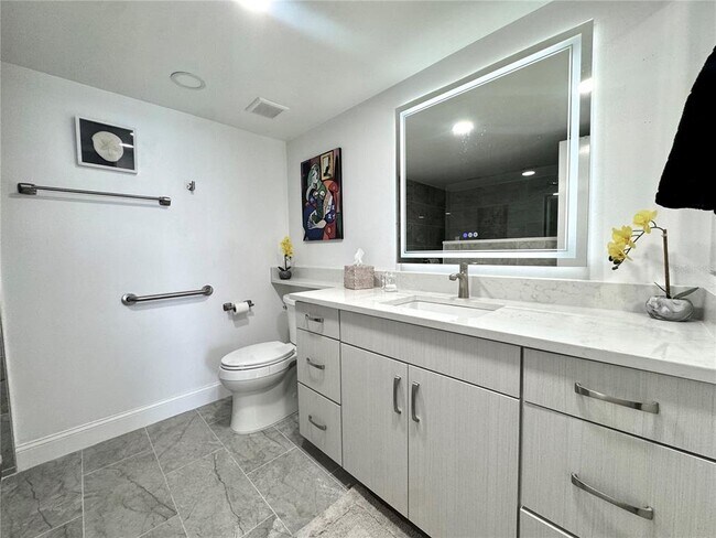 5700 Escondida Blvd S in St. Petersburg, FL - Building Photo - Building Photo