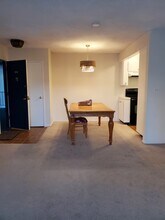 6199 Canterbury Dr, Unit 202 in Culver City, CA - Building Photo - Building Photo