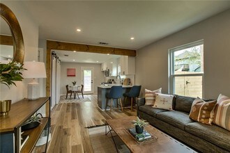 2108 New York Ave in Austin, TX - Building Photo - Building Photo