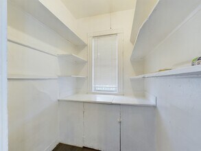 555 Ashmont St, Unit 3 in Boston, MA - Building Photo - Building Photo