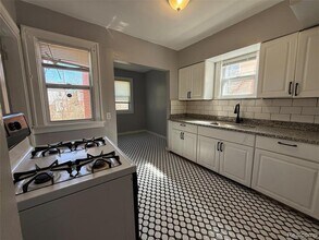 16206 Snowden St in Detroit, MI - Foto de edificio - Building Photo