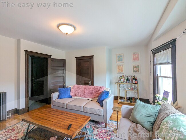 92 Powder House Blvd in Somerville, MA - Building Photo - Building Photo