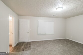 3894 Fieldway Rd in Rex, GA - Building Photo - Building Photo