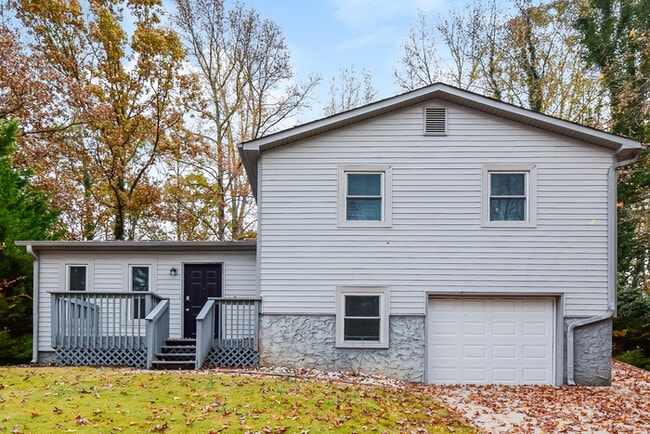 property at 2852 Melanie Ln