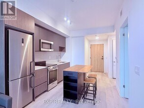 801 The Queensway in Toronto, ON - Building Photo - Building Photo