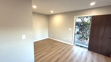 6186 Daisy Pl in San Diego, CA - Building Photo - Building Photo