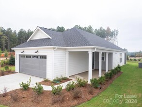 1950 Sparkling Strm Dr in Belmont, NC - Building Photo - Building Photo