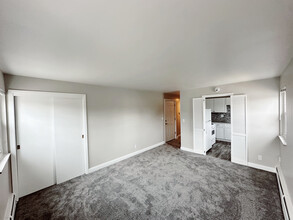 1621 Burney Ln, Unit 3 in Cincinnati, OH - Building Photo - Building Photo