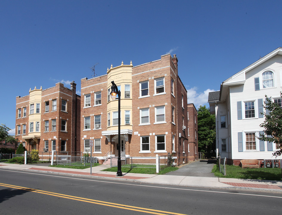 169-171 Washington St in New Britain, CT - Building Photo