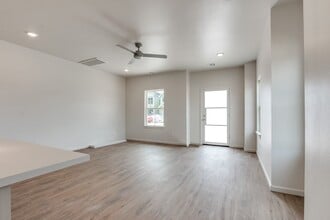 645 W 2nd St in Edmond, OK - Building Photo - Building Photo