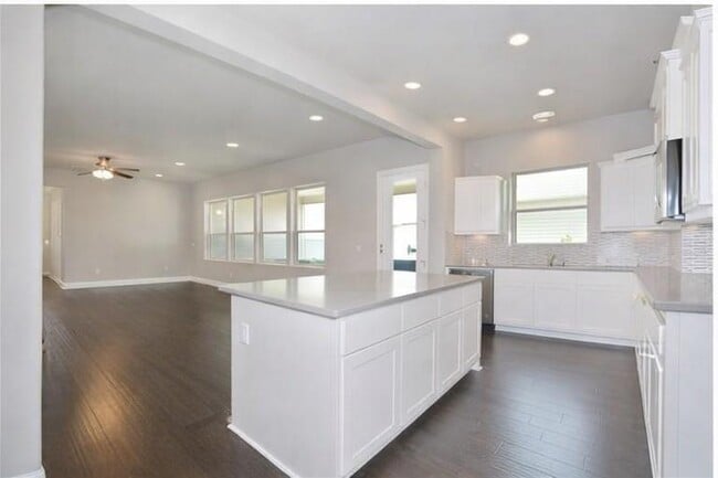 1610 Arcilla St in Austin, TX - Building Photo - Building Photo