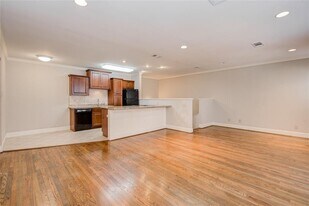 6503 Mapleridge St in Houston, TX - Building Photo