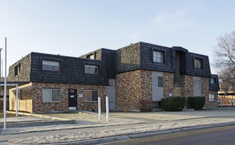 Casa Linda Apartments