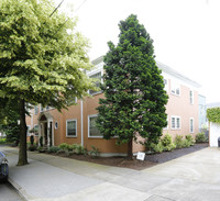 2728 SE Main St in Portland, OR - Foto de edificio - Building Photo