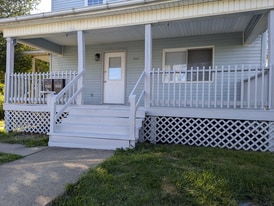 1323 Oak St in Parkersburg, WV - Building Photo
