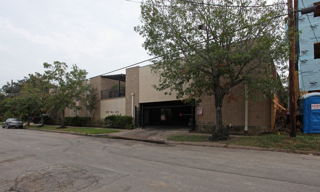 1717 Park Apartments in Houston, TX - Building Photo - Building Photo