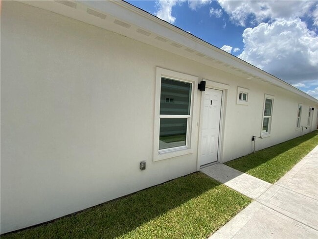 17 Angelina Dr in San Juan, TX - Building Photo - Building Photo