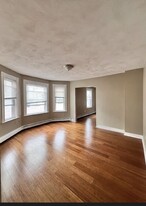 31 Waite St, Unit #1 in Malden, MA - Building Photo