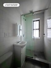 254 Manhattan Ave in New York, NY - Building Photo - Building Photo