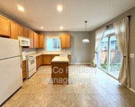 4299 SE Averi Ct in Hillsboro, OR - Building Photo - Building Photo