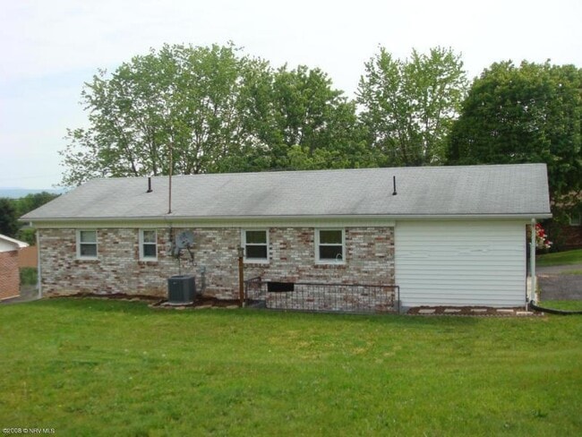 5631 Rolling Hills Dr in Dublin, VA - Building Photo - Building Photo