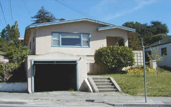 570 Athol Ave in Oakland, CA - Building Photo - Building Photo