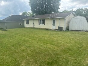 608 Wheeler Ln in Wapakoneta, OH - Building Photo - Building Photo