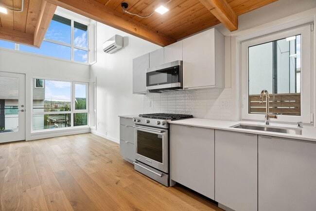 property at 2617F Franklin Ave E