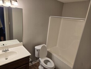 110 Livingston Cove in Medina, TN - Building Photo - Building Photo