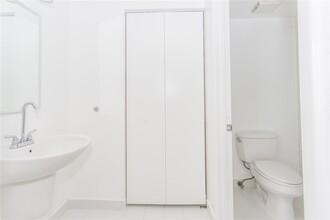 690 SW 1st Ct, Unit PHI20 in Miami, FL - Foto de edificio - Building Photo