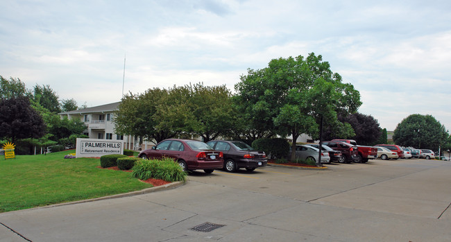 Holiday Palmer Hills in Bettendorf, IA - Building Photo - Building Photo