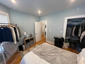 73 Winchester St, Unit 1 in Medford, MA - Foto de edificio - Building Photo