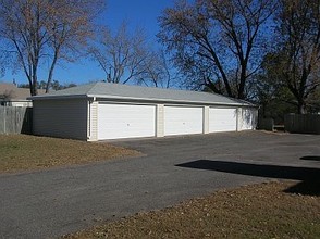 Aspen Apartments in Fridley, MN - Building Photo - Building Photo