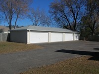 Aspen Apartments in Fridley, MN - Foto de edificio - Building Photo