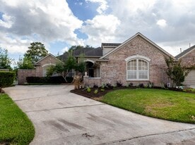 2435 Thorndon Park Ct in League City, TX - Building Photo