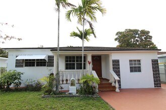 5580 SW 2nd St in Coral Gables, FL - Building Photo - Building Photo