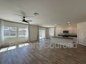 1482 Crimson Ln in Manteca, CA - Building Photo - Building Photo