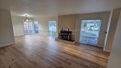 3858 Lanewood Way in Santa Rosa, CA - Building Photo - Building Photo