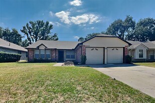 9503 Gusty Winds Dr in Houston, TX - Building Photo