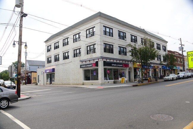 56-58 Main St in South River, NJ - Foto de edificio - Building Photo