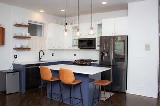 1022 N Marshfield Ave in Chicago, IL - Building Photo - Building Photo